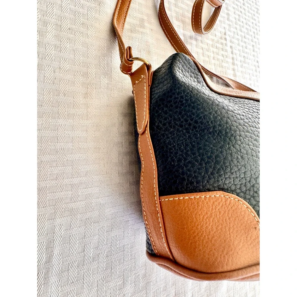 Vintage Dover Crossbody Bag Pebbled Leather Navy Blue Tan Two Tone Small Purse